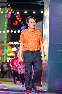 BIB: 
                            <button type="button" onclick="openModal(24689272)" class="btn btn-primary btn-sm float-right btn-popup" data-toggle="modal" data-target=".modal-high-quality">
                        <i class="fas fa-shopping-cart"></i> Add to Cart
                    </button>
                                            <button type="button" onclick="isThisMe(24689272, true)" class="btn btn-success btn-sm float-right btn-popup btn-isme hidden" data-toggle="tooltip" data-placement="bottom" title="นี่คือรูปของคุณใช่ไหม คลิกที่นี่เพื่อเอาเข้าอัลบั้ม">
                        <i class="fas fa-plus"></i> Add to album
                    </button>
                    <button type="button" onclick="isThisMe(24689272, false)" class="btn btn-warning btn-sm float-right btn-popup btn-isnotme hidden">
                        <i class="fas fa-ban"></i> Remove from album
                    </button>